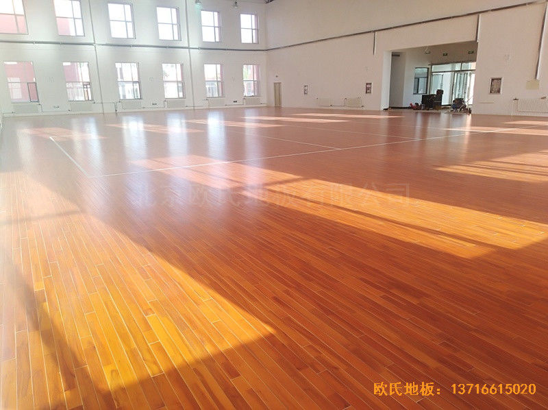 內蒙左旗吉蘭泰鎮(zhèn)五中運動館運動地板鋪設案例2