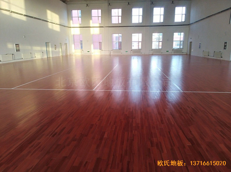 內蒙左旗吉蘭泰鎮(zhèn)五中運動館運動地板鋪設案例3