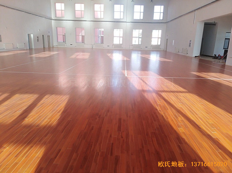 內蒙左旗吉蘭泰鎮(zhèn)五中運動館運動地板鋪設案例4